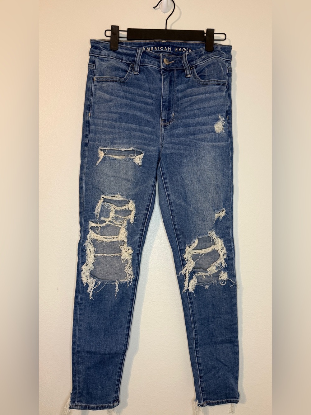 American Eagle Outfitters Distressed Dark Blue Women’s Skinny Jeans